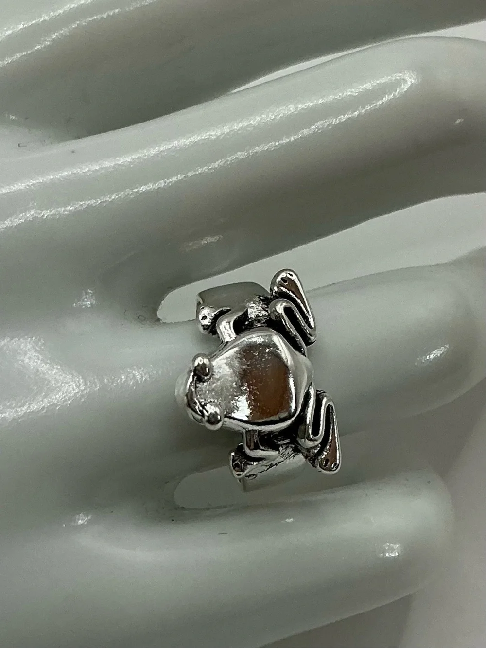 CUTE WHIMSICAL SILVER TONE FROG RING SIZE 6 1/2